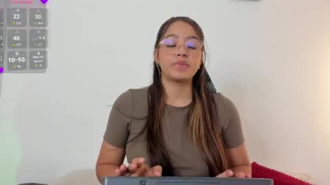 madelayn_torres online show from July 16, 2026, 1:17 pm