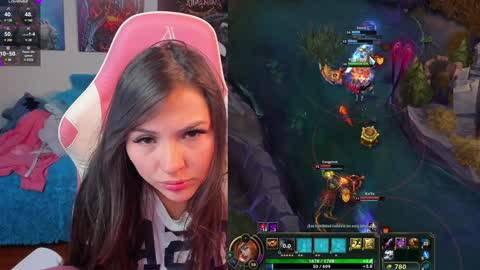 Snapshot of madeleine_shinobi chatting on January 16, 2025, 2:41 am Emily Only Fans online show from January 16, 2025, 2:41 am