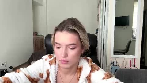 Alisa online show from July 10, 2026, 6:17 am