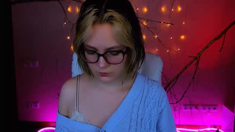 Snapshot of madeline_doll chatting on February 26, 2026, 8:52 pm Madeline online show from February 26, 2026, 8:52 pm