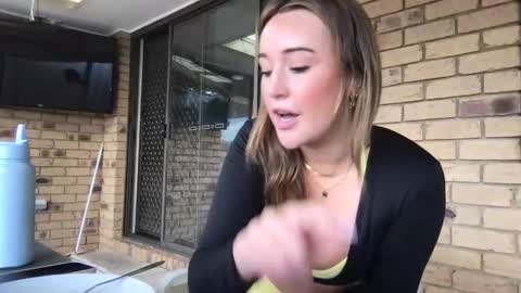 Snapshot of madelineharper chatting on October 29, 2025, 3:20 am Madeline Harper online show from October 29, 2025, 3:20 am