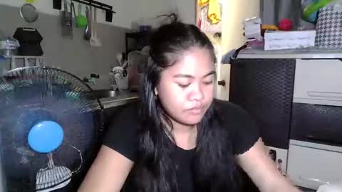 madelline2001 online show from April 2, 2026, 4:04 pm