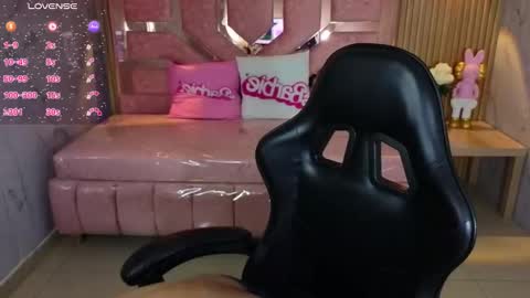 Madhison  online show from November 12, 2025, 9:03 pm