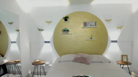 MADISON  online show from November 10, 2025, 11:53 am