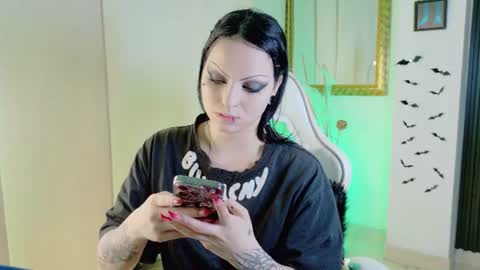 madison_jacksonn online show from August 3, 2026, 8:12 pm