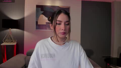 Maddi Collins online show from December 14, 2025, 11:04 am