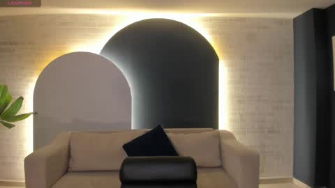 Maddi Collins online show from March 8, 2026, 11:14 am