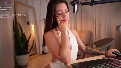 Snapshot of madisonlara chatting on March 1, 2025, 5:49 pm madisonlara online show from March 1, 2025, 5:49 pm