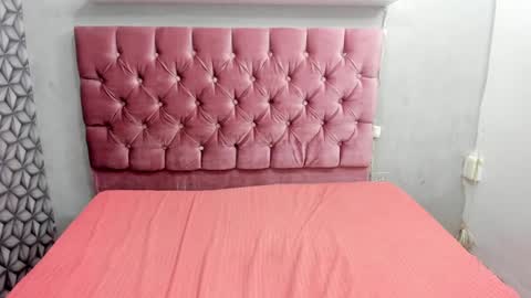 Snapshot of madisson_18_ chatting on December 2, 2024, 8:00 pm madisson_18_ online show from December 2, 2024, 8:00 pm