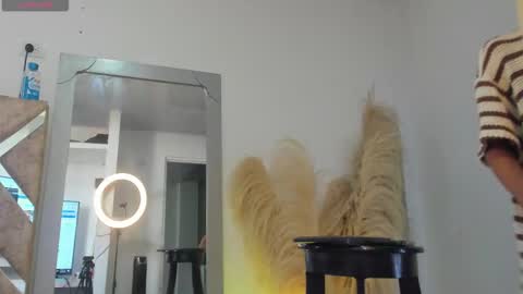 madisson_beerr online show from September 21, 2025, 4:08 pm