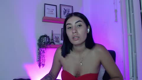 Snapshot of madissonkay chatting on May 2, 2026, 7:19 pm online show from May 2, 2026, 7:19 pm