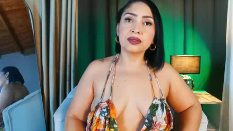 MADISSOONE  online show from November 19, 2025, 2:11 am