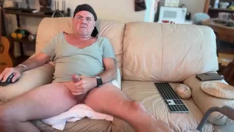 madmanacrossthewater online show from October 1, 2025, 4:46 pm