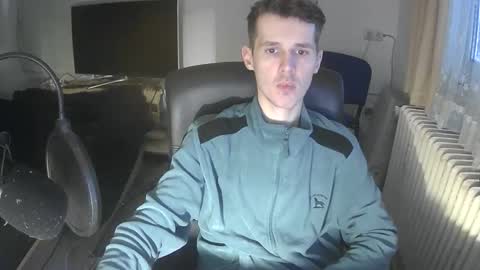 madnessss1215 online show from February 20, 2026, 9:21 am