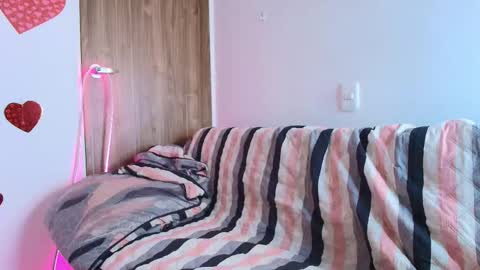 mady  online show from February 5, 2026, 4:28 am