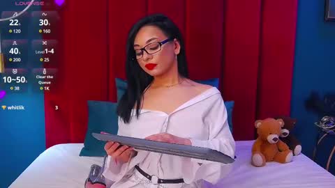 Snapshot of madyluxx chatting on March 8, 2025, 8:14 pm MadyLuxx online show from March 8, 2025, 8:14 pm