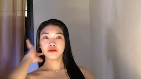 mae_luna online show from June 17, 2026, 12:02 am