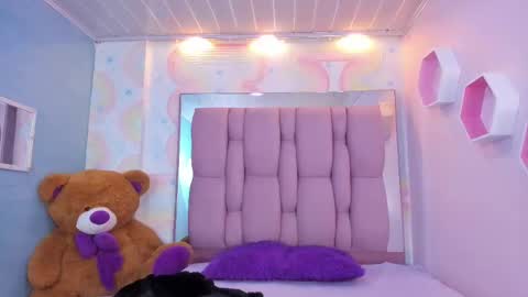 MAEE ANGELS online show from February 11, 2025, 10:18 pm