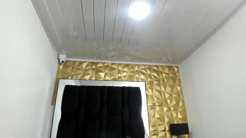 MAEE ANGELS online show from February 25, 2025, 11:33 pm