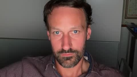 maenu_69 online show from October 5, 2025, 7:45 pm