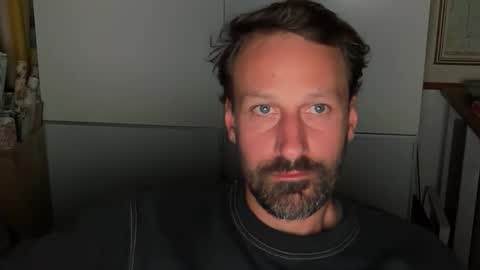 maenu_69 online show from October 18, 2025, 9:37 pm