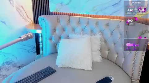 Mae online show from November 26, 2025, 1:50 am