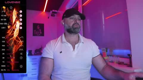 Snapshot of magabear chatting on May 12, 2026, 2:41 am Magabear online show from May 12, 2026, 2:41 am