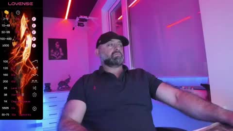 Snapshot of magabear chatting on June 3, 2026, 8:36 pm Magabear online show from June 3, 2026, 8:36 pm