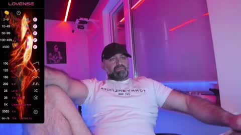 Snapshot of magabear chatting on June 4, 2026, 9:37 am Magabear online show from June 4, 2026, 9:37 am