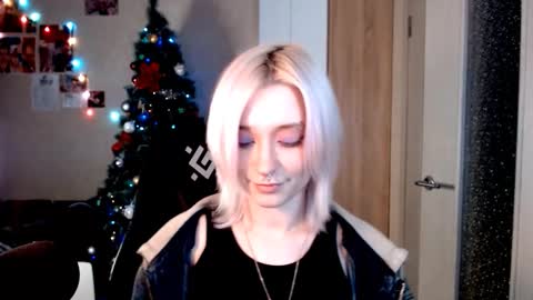 Sophia online show from December 17, 2025, 5:30 pm