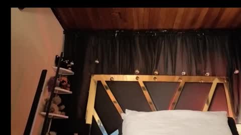   online show from December 22, 2025, 12:46 pm