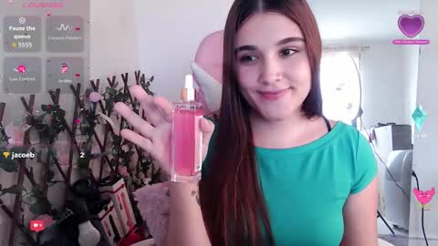 Luna  online show from October 15, 2025, 7:47 pm