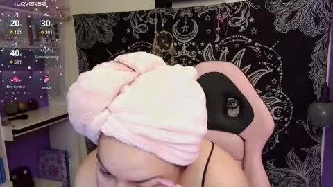 Claire online show from March 28, 2026, 1:33 pm