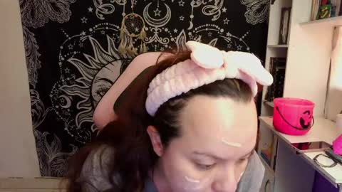 Claire online show from April 12, 2026, 9:09 pm