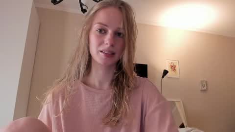 Snapshot of magic_couple13 chatting on January 21, 2025, 11:35 am Alice  online show from January 21, 2025, 11:35 am