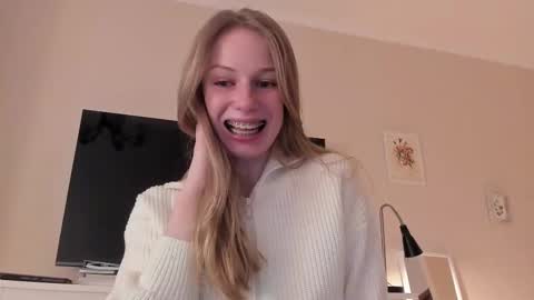 Snapshot of magic_couple13 chatting on March 8, 2025, 11:48 am Alice  online show from March 8, 2025, 11:48 am
