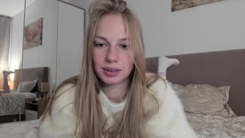 Snapshot of magic_couple13 chatting on October 24, 2025, 12:45 pm Alice  online show from October 24, 2025, 12:45 pm