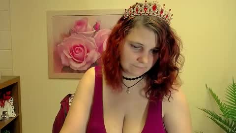 Kristy online show from November 18, 2025, 8:19 am