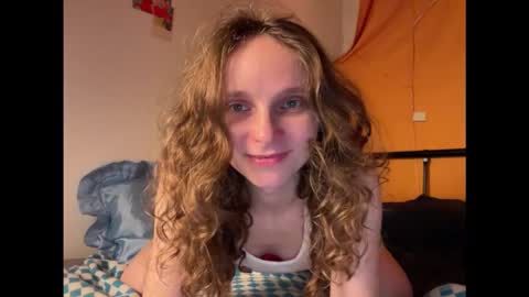 Snapshot of magic_mini_moon chatting on September 20, 2025, 6:31 pm Mikky or Moon online show from September 20, 2025, 6:31 pm