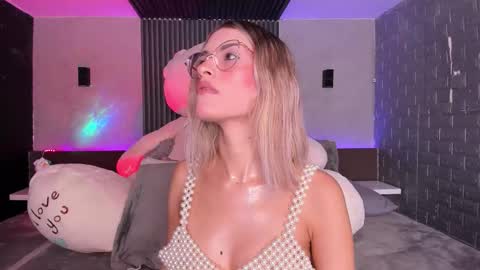 Snapshot of magic_rouse chatting on February 26, 2026, 4:55 am M Rss online show from February 26, 2026, 4:55 am