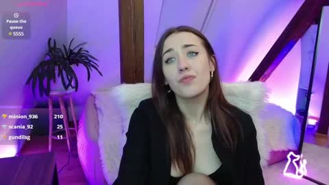 Zooey online show from December 28, 2024, 9:30 pm