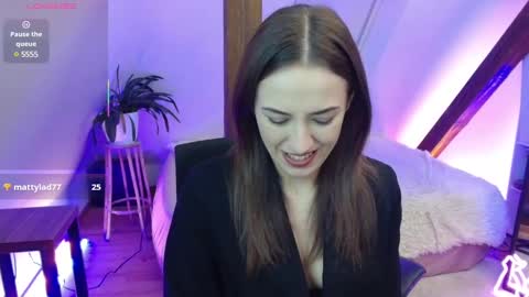 Zooey online show from March 11, 2025, 6:30 pm