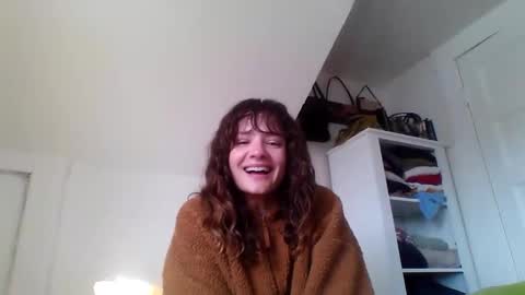 Snapshot of magicalmissmolly chatting on October 20, 2025, 10:21 pm magicalmissmolly online show from October 20, 2025, 10:21 pm