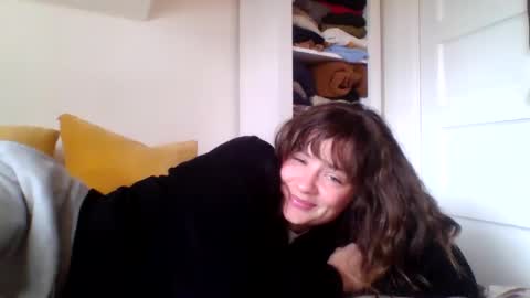 Snapshot of magicalmissmolly chatting on October 27, 2025, 9:08 pm magicalmissmolly online show from October 27, 2025, 9:08 pm