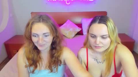 Lili and Bella online show from October 2, 2025, 5:31 pm
