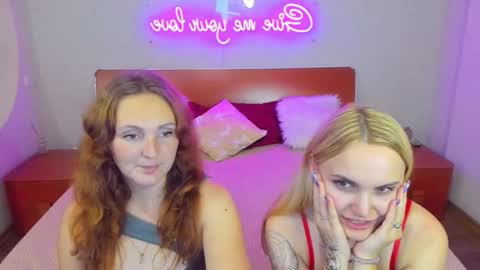 Lili and Bella online show from October 28, 2025, 5:48 pm