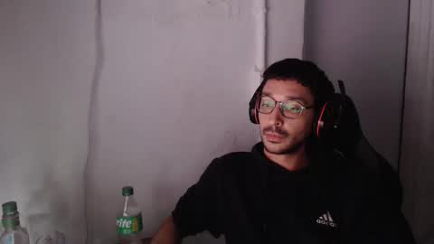 Snapshot of magicjawn chatting on November 30, 2025, 3:21 am magicjawn online show from November 30, 2025, 3:21 am