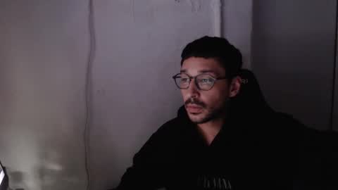 Snapshot of magicjawn chatting on December 2, 2025, 2:28 am magicjawn online show from December 2, 2025, 2:28 am