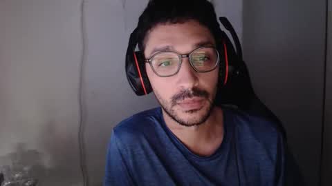 Snapshot of magicjawn chatting on December 4, 2025, 5:39 am magicjawn online show from December 4, 2025, 5:39 am