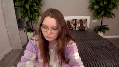 Emily online show from November 12, 2025, 1:33 pm